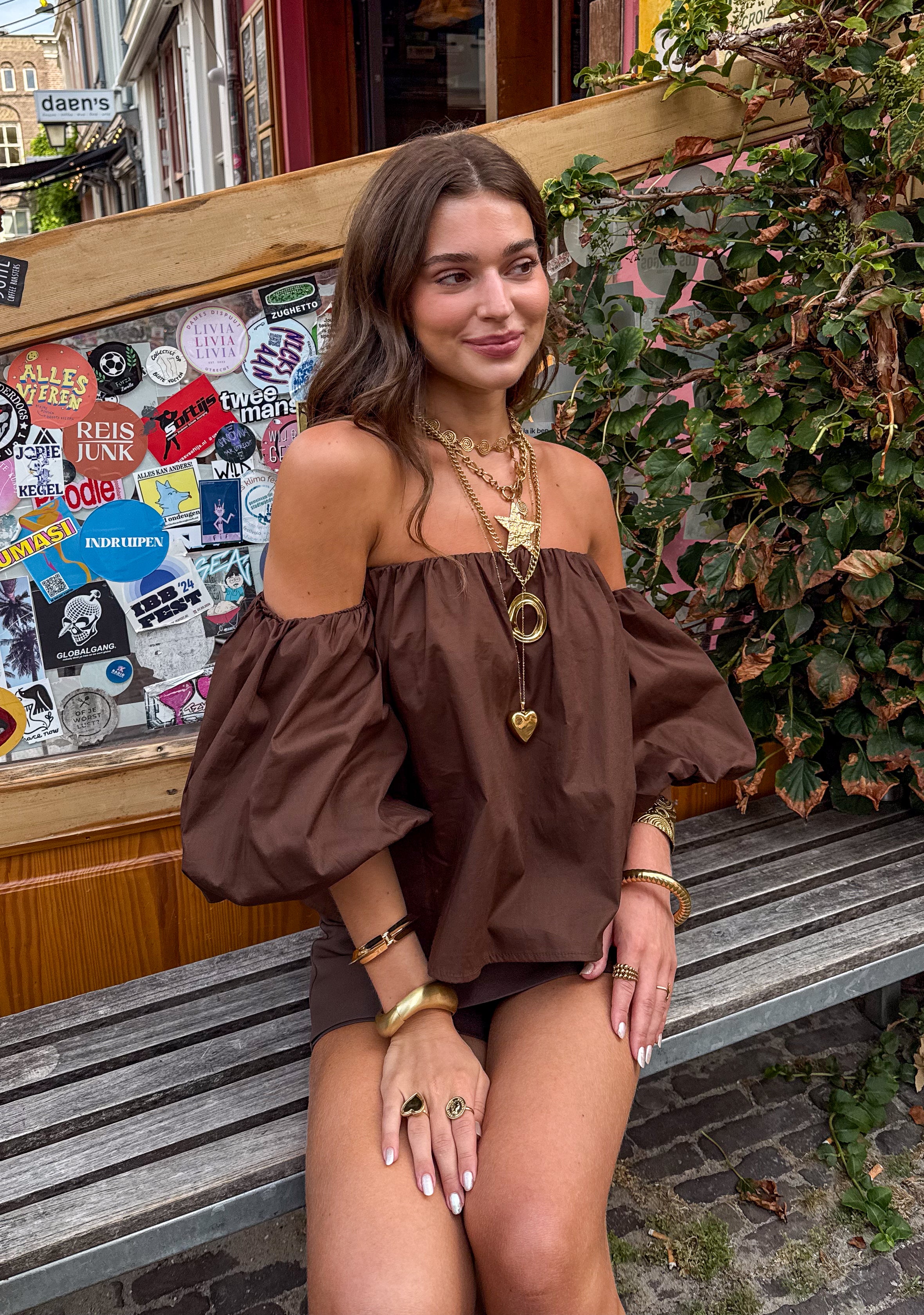 Catwalk Off Shoulder Top Bruin - Image 8