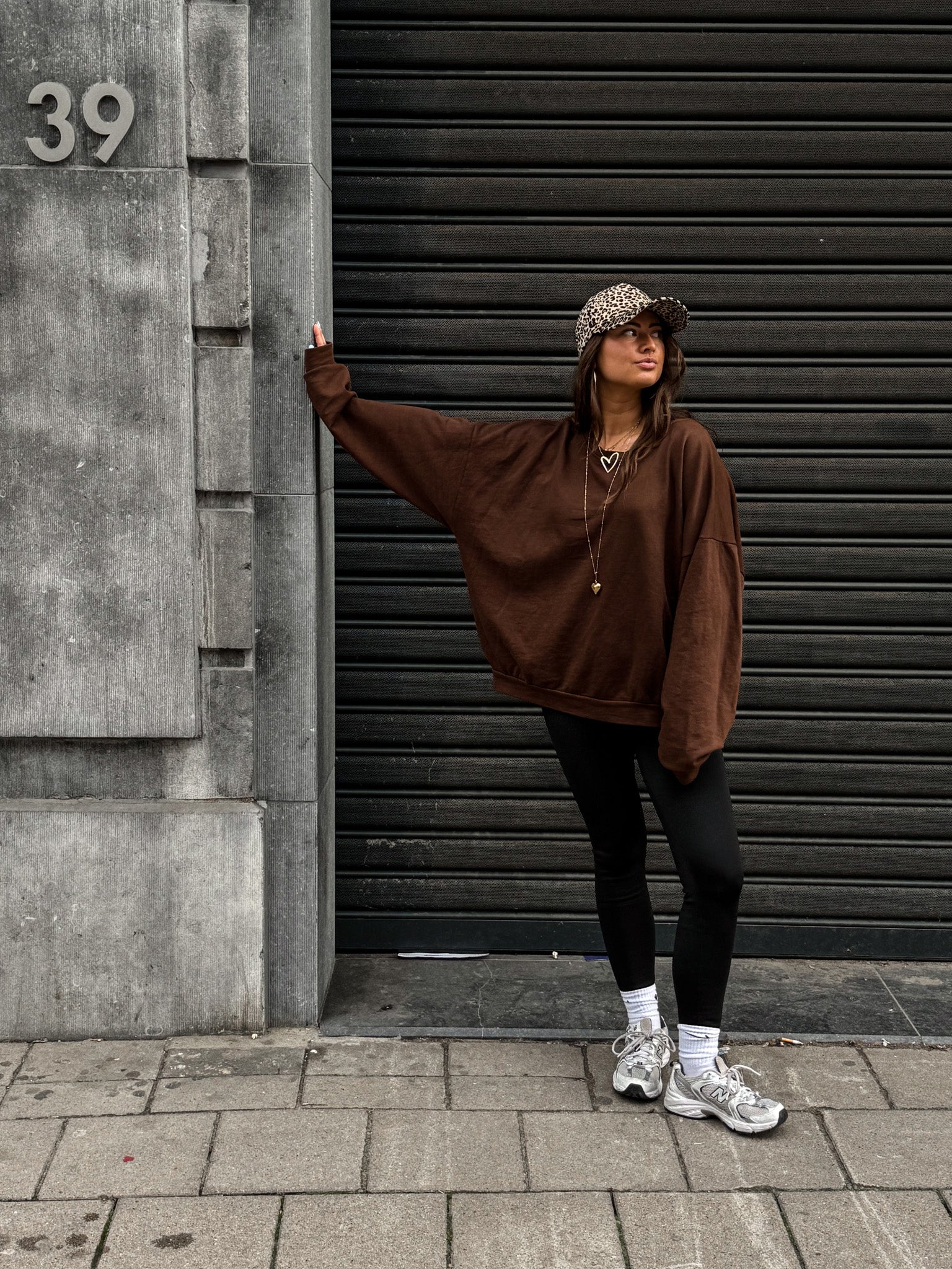 Lenny Sweater Brown - Image 4