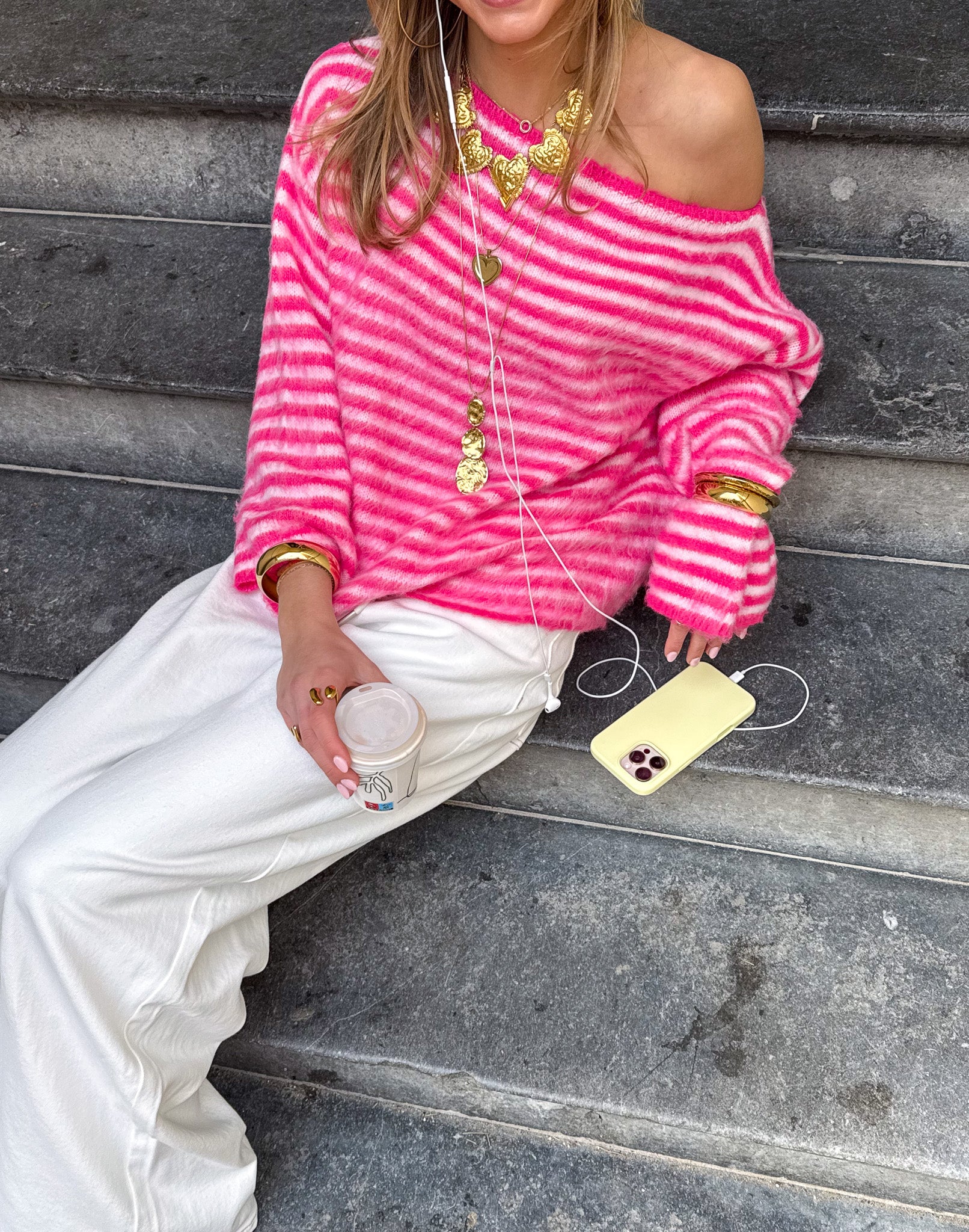 Moon Striped Off Shoulder Knit Roze - Image 7
