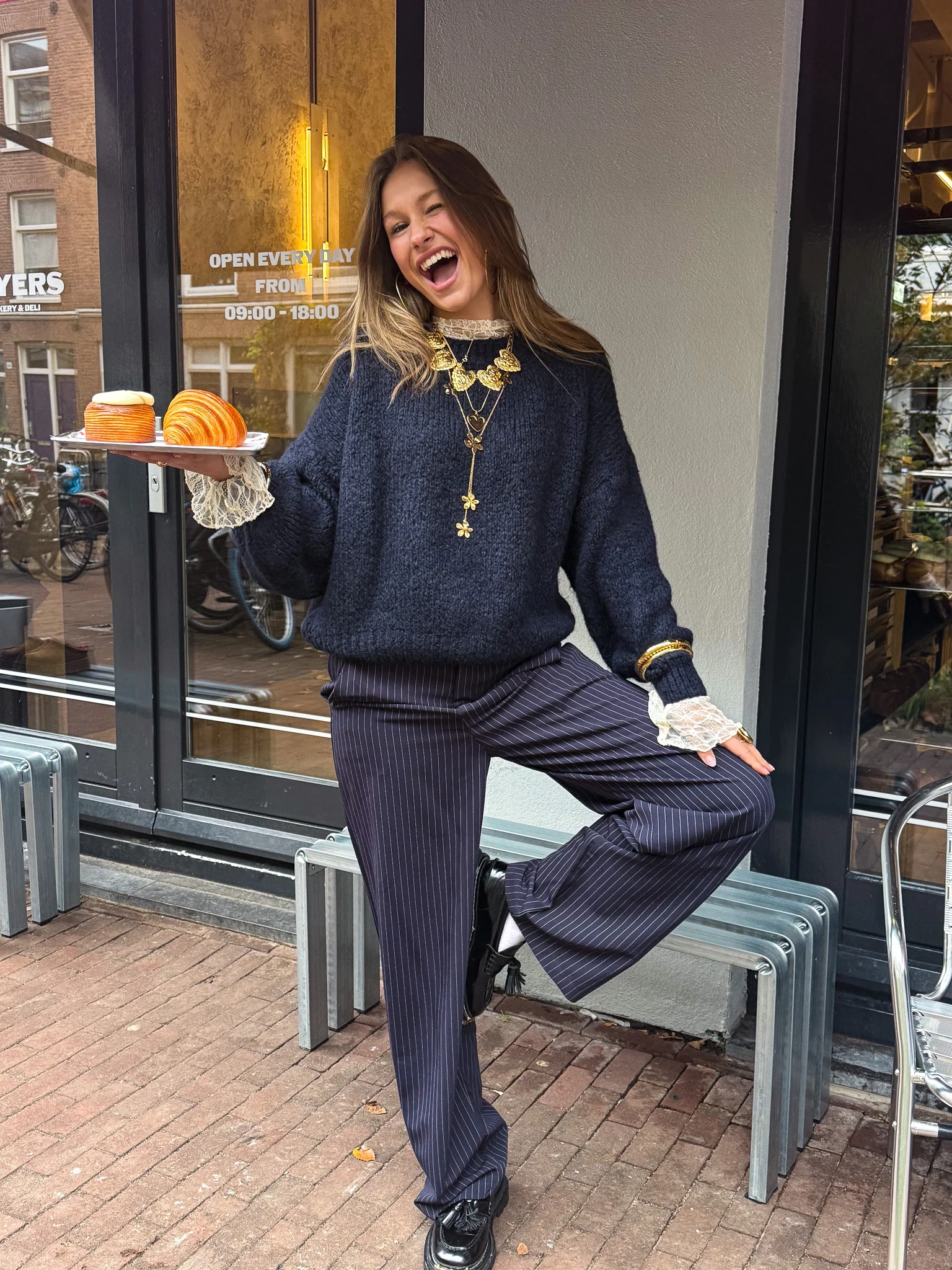 Rosa Trui Navy - Image 2