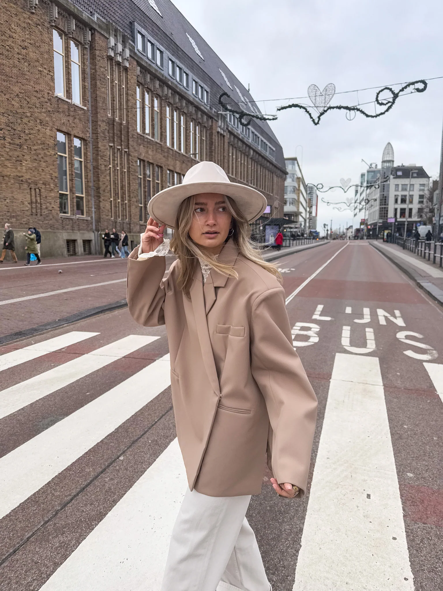 Saint Oversized Blazer Camel - Image 10