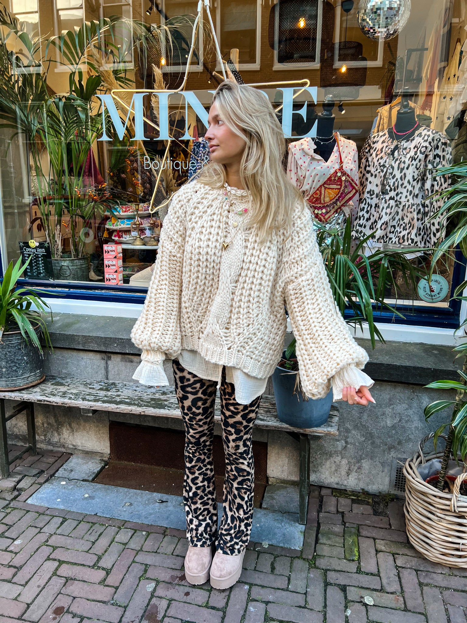 Sammie Trui Beige - Image 6